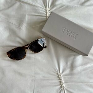 DEZI ‘Charge It’ Tortoise Sunglasses